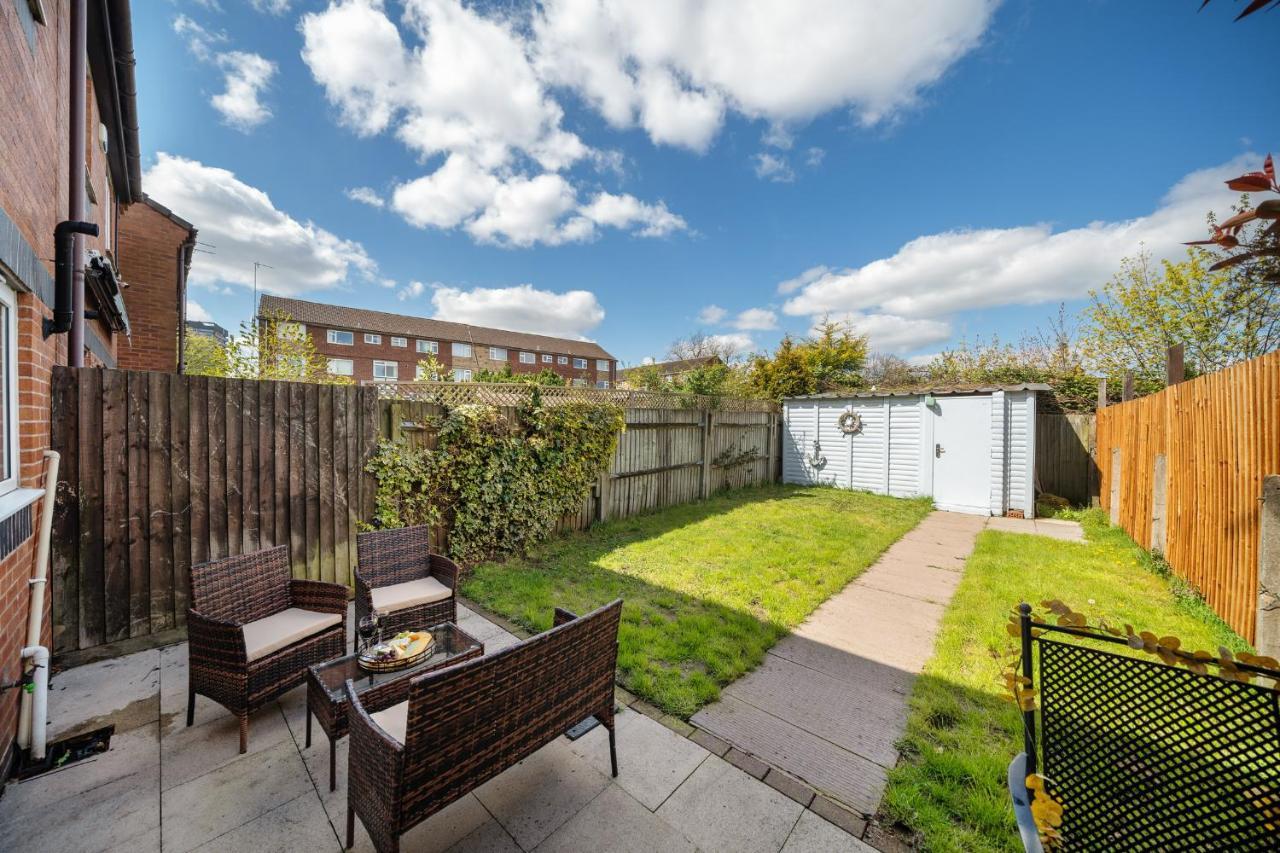 Stylish 3 Bed House, Large Garden, Parking, Wifi - Esho Stays Coventry Esterno foto