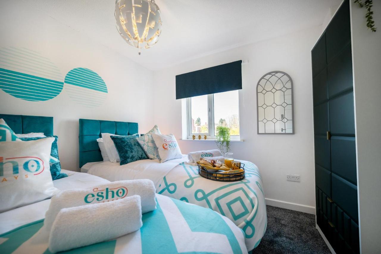 Stylish 3 Bed House, Large Garden, Parking, Wifi - Esho Stays Coventry Esterno foto