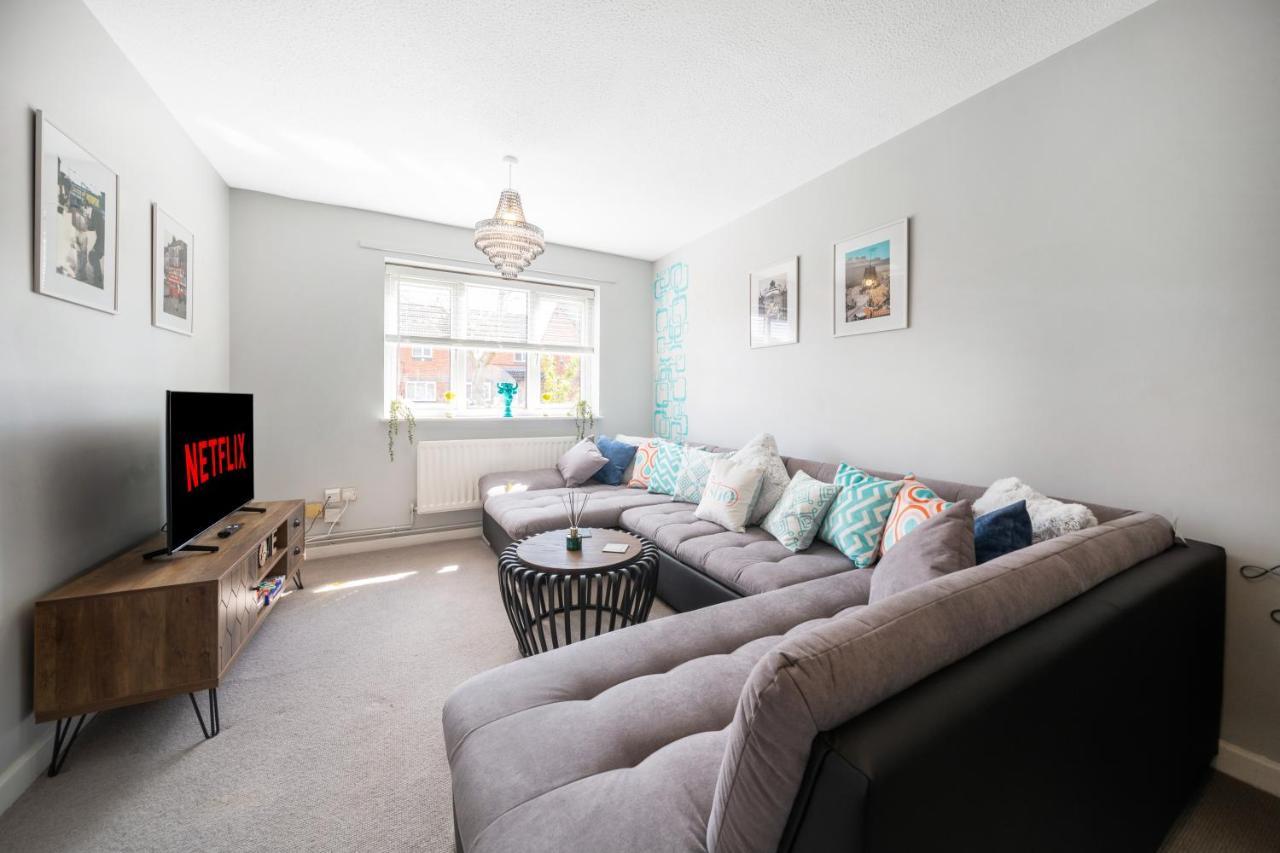 Stylish 3 Bed House, Large Garden, Parking, Wifi - Esho Stays Coventry Esterno foto